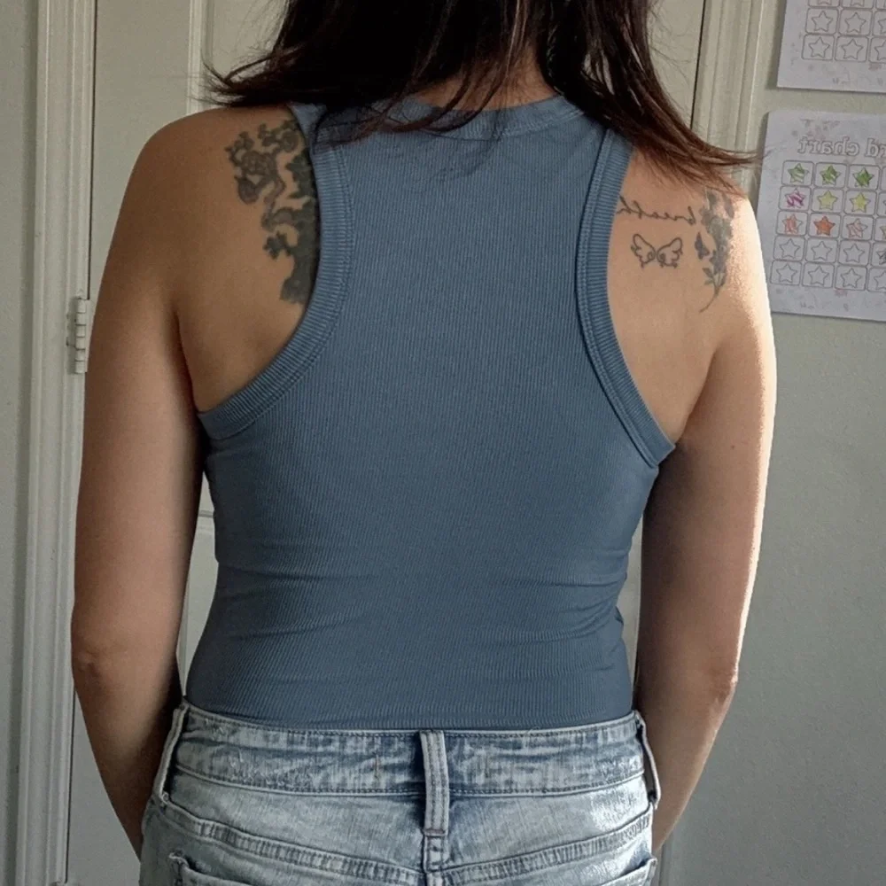 Solid Green Ribbed Fitted Tank Top - Picture 6 of 6